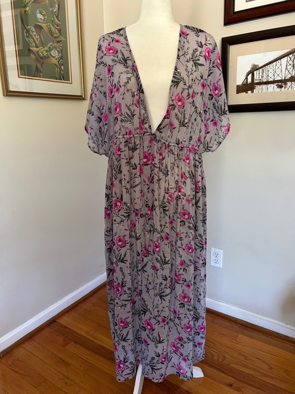 Torrid beach cover up / kimono. Sheer with button closure. Size 1/2